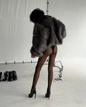 Lade das Bild in den Galerie-Viewer, UNISEX - Kahlii - Faux fur jacket
